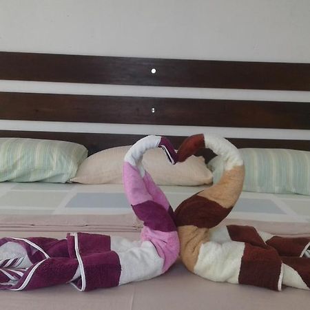 Petit Guest House Negombo Esterno foto
