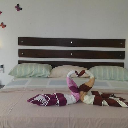 Petit Guest House Negombo Esterno foto