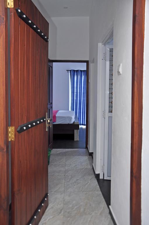 Petit Guest House Negombo Esterno foto