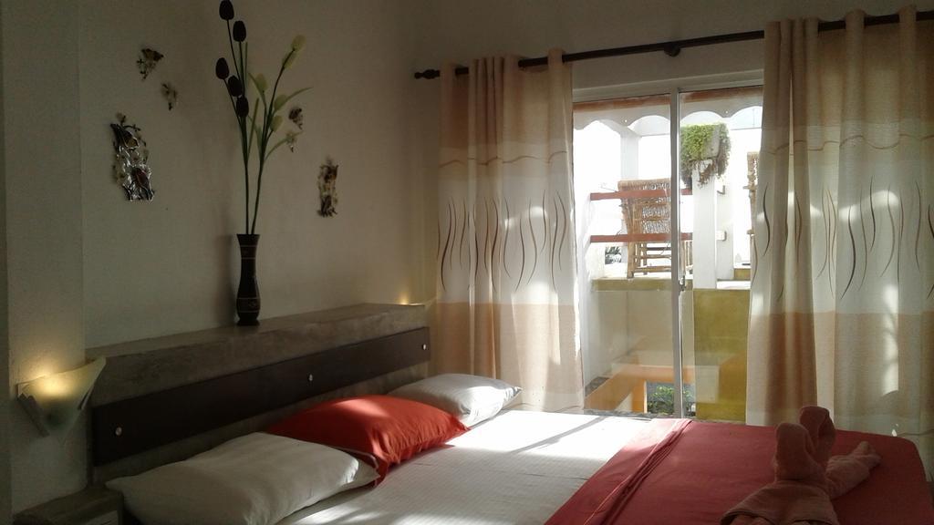 Petit Guest House Negombo Esterno foto