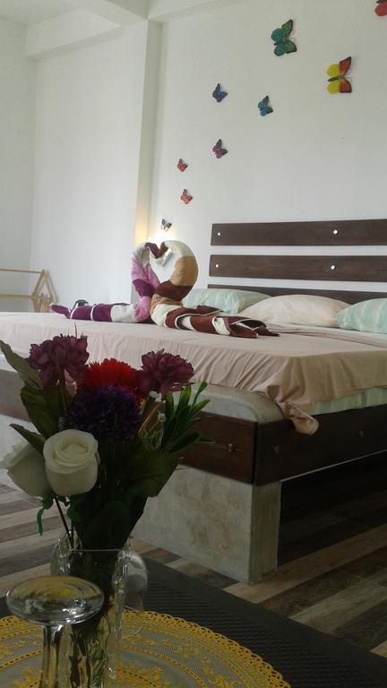Petit Guest House Negombo Esterno foto